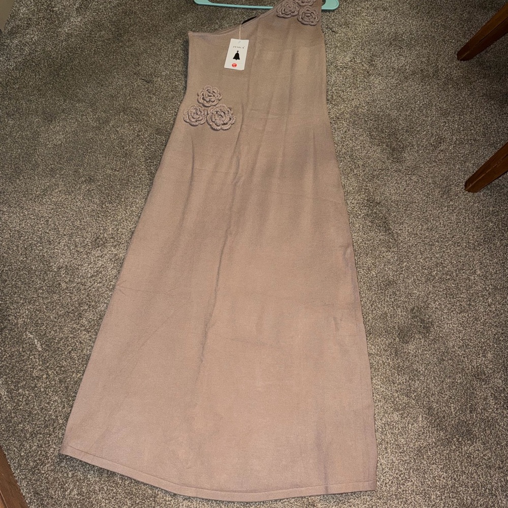 NEW NWT One Shoulder Large Elegant Taupe Maxi Skirt with Rose Applique Detail